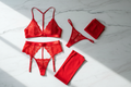 Flatlay rojo